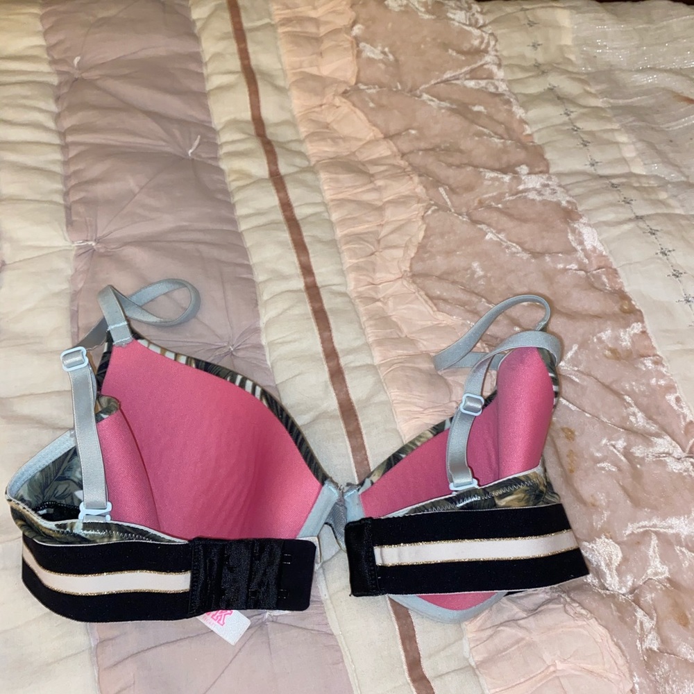 Pink bra - Picture 3 of 4